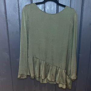 Chelsea & Theodore olive long sleeve blouse